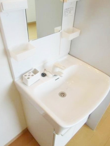 洗面設備　別部屋の画像を使用しております。