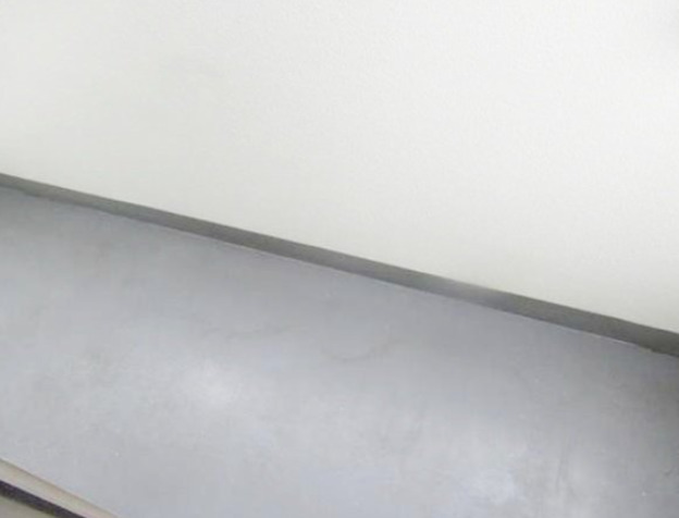 バルコニー　別部屋の画像を使用しております。