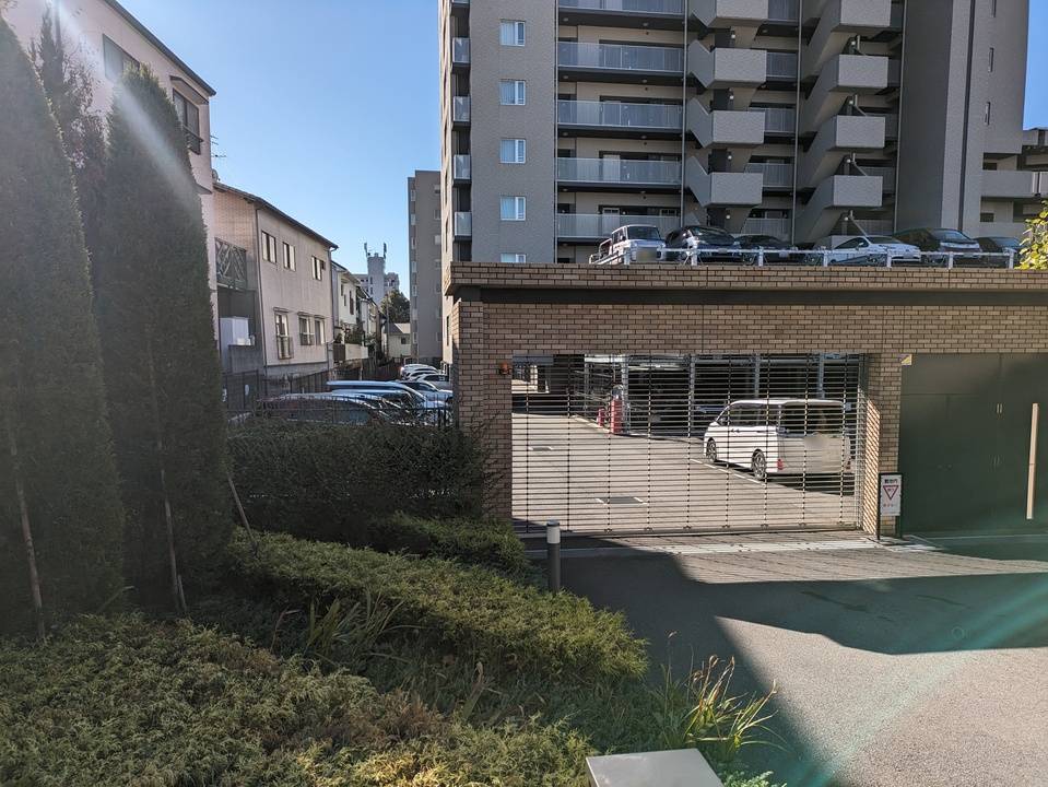 駐車場　駐車場