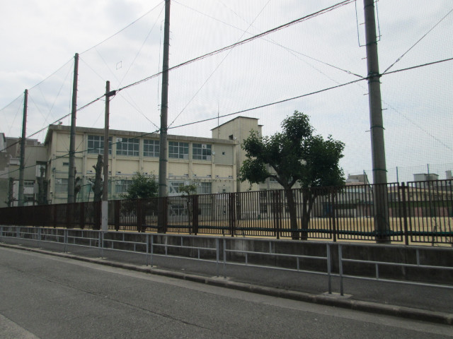 中学校　東三国中学校（中学校）まで350m