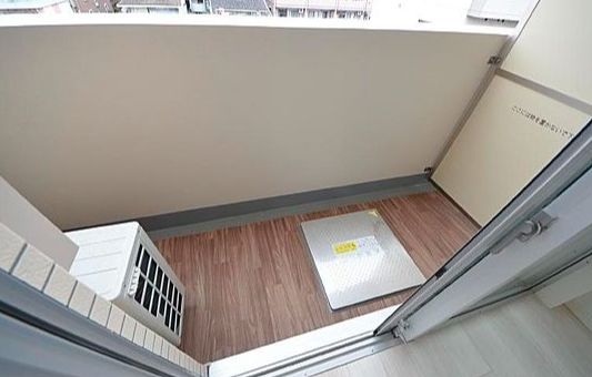 バルコニー　お洗濯にも便利なバルコニー付き
