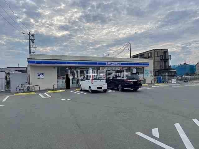 コンビニ　ローソン防府鞠生町店（コンビニ）まで585m