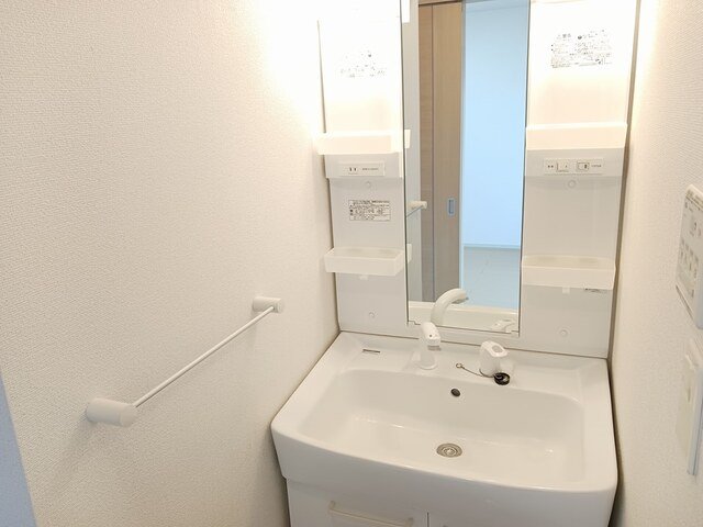 洗面設備　コンパクトで使いやすい洗面所