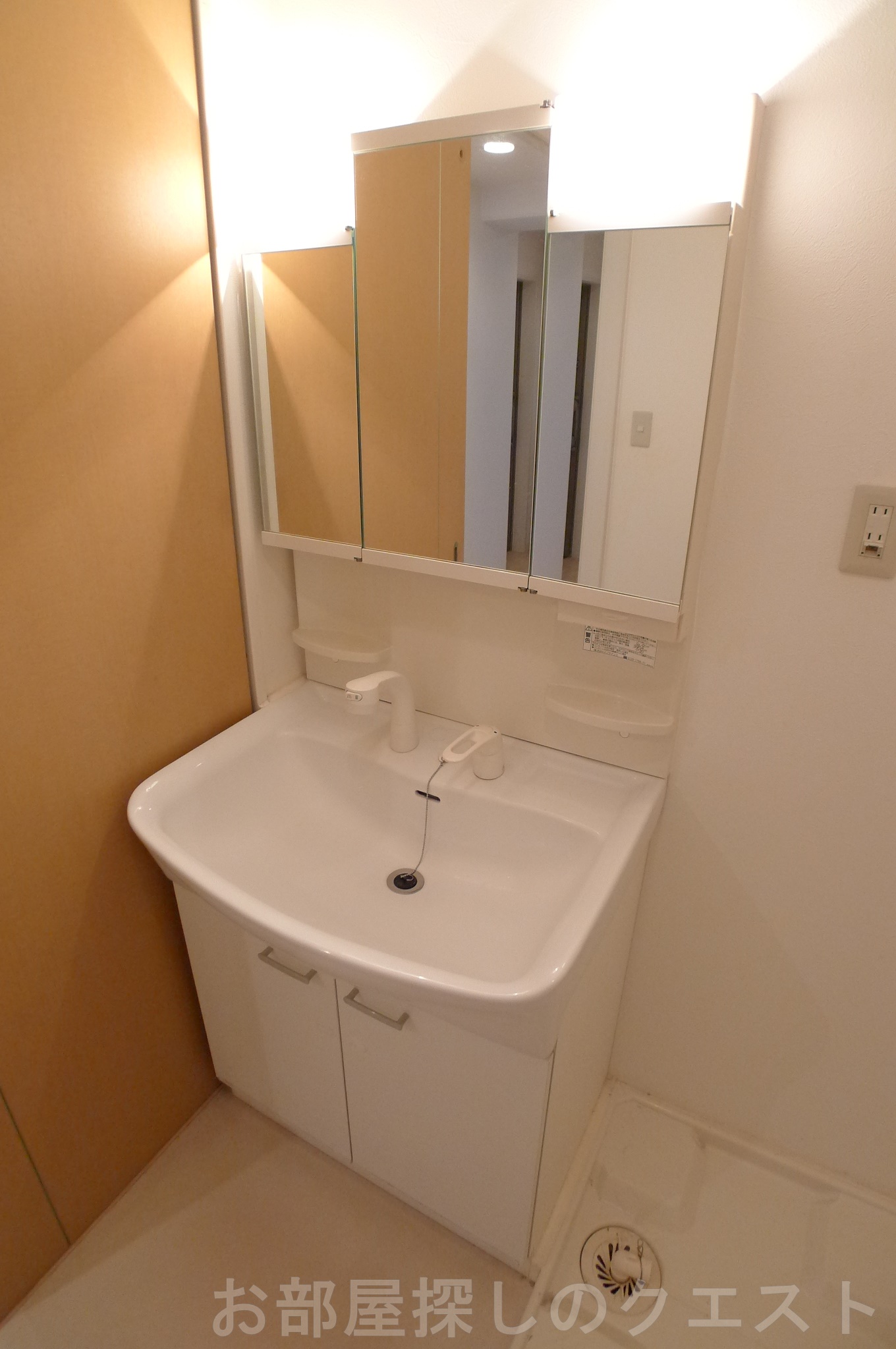 洗面設備　（写真は同物件イメージです。）