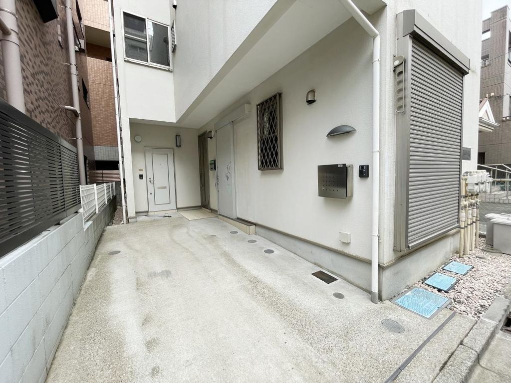 駐車場　庭