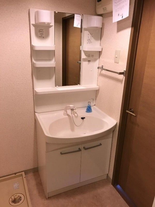 洗面設備　別のお部屋の写真です