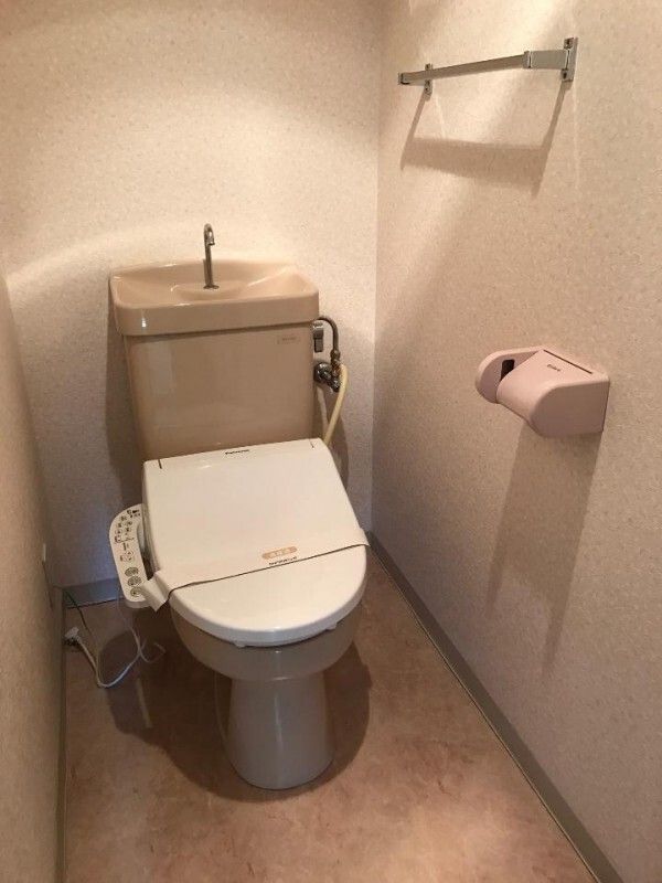 トイレ　別のお部屋の写真です