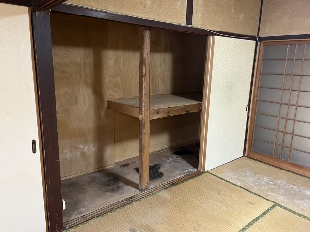 収納　収納しやすい中段付きの和室6帖の押入れ♪