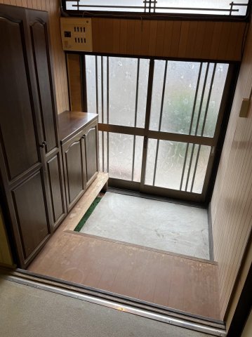 玄関　広い玄関は大きなシューズボックス付き♪