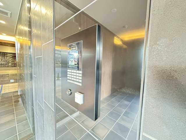 エントランス　詳細は、RISUMO江坂本店までお問合せください♪