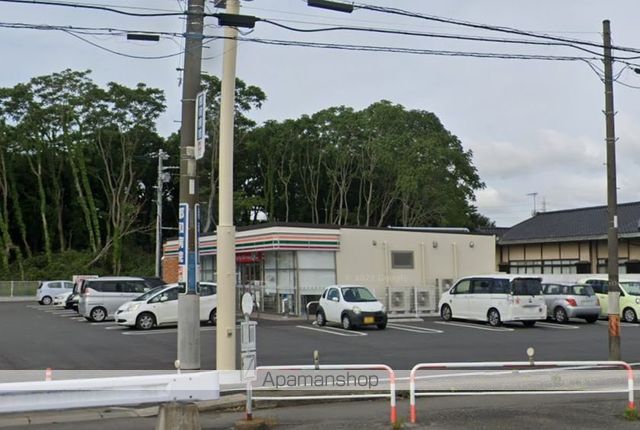 コンビニ　セブンイレブン（コンビニ）まで636m
