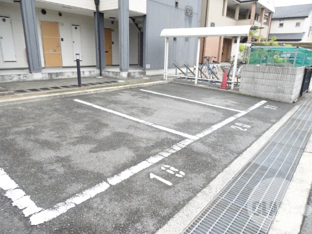 駐車場　敷地内駐車場