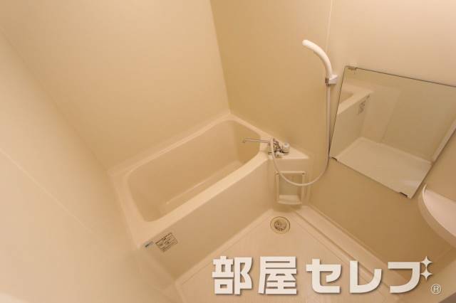 バス・シャワールーム　キレイなバスルームです。