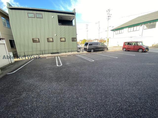 駐車場　駐車場