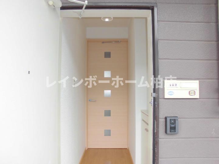 玄関　シューズボックスがあります