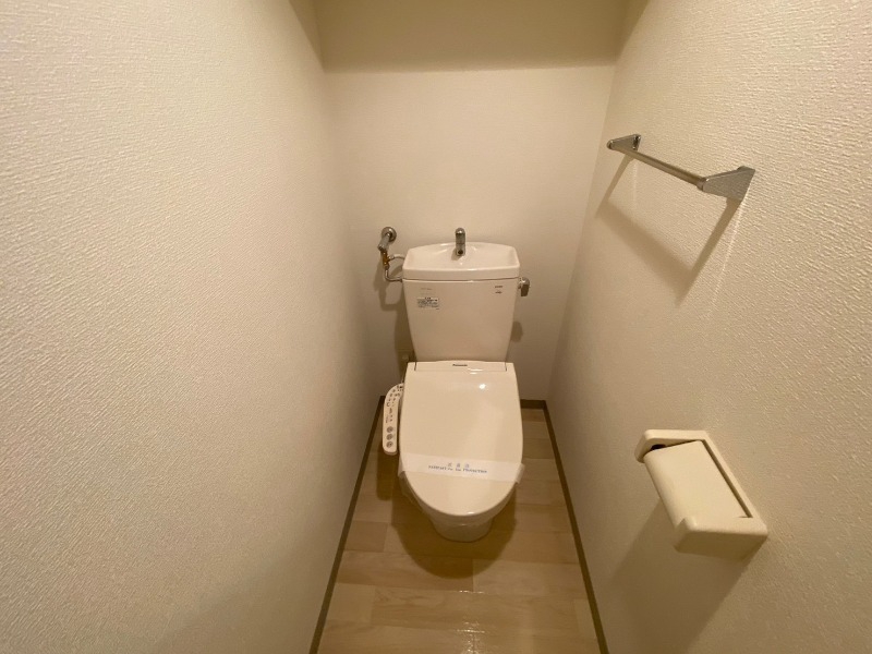 トイレ　トイレです。ウォシュレット付を探している方、おすすめです。