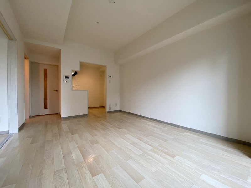 居室・リビング　広くてキレイなお部屋が広がっていて、充実した生活が送れそう。