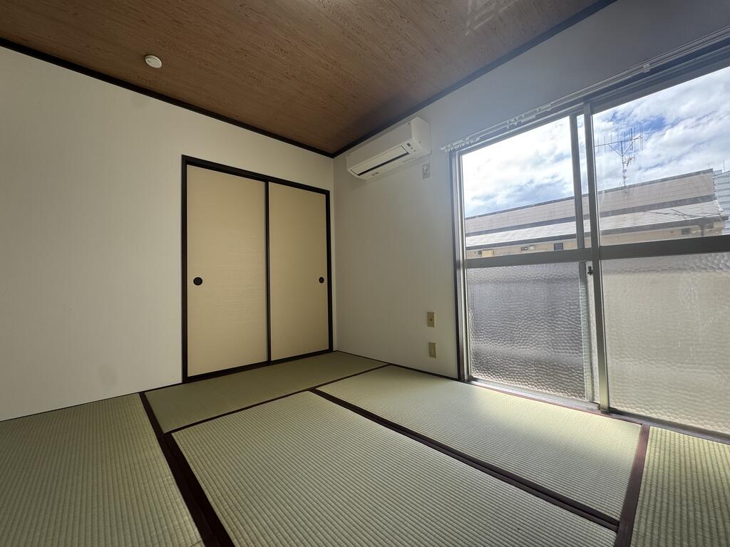ポルテ北吉津IIIBの居間写真
