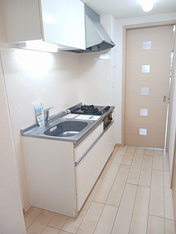 キッチン　コンパクトなキッチンで掃除もラクラク