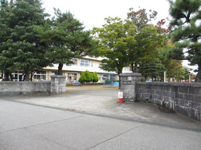 小学校　富山市立蜷川小学校（小学校）まで466m