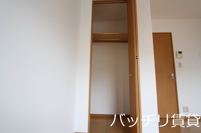 収納　＊画像は別部屋の為イメージ、現状優先致します