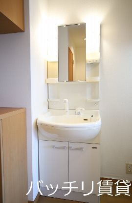 洗面設備　＊画像は別部屋の為イメージ、現状優先致します