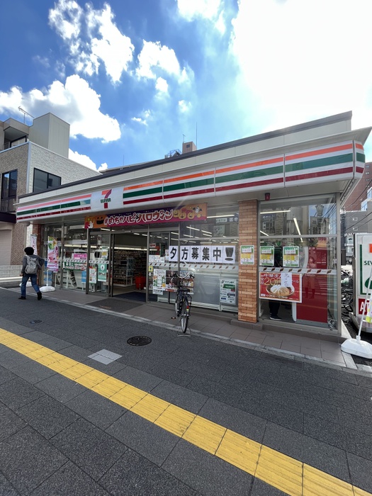 コンビニ　セブンイレブン（コンビニ）まで100m