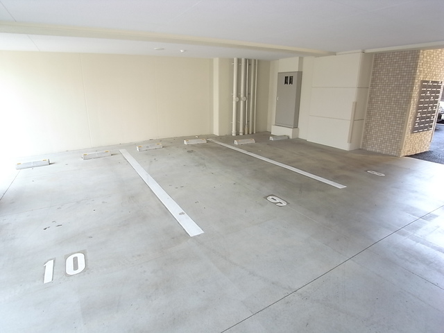 駐車場　駐車場
