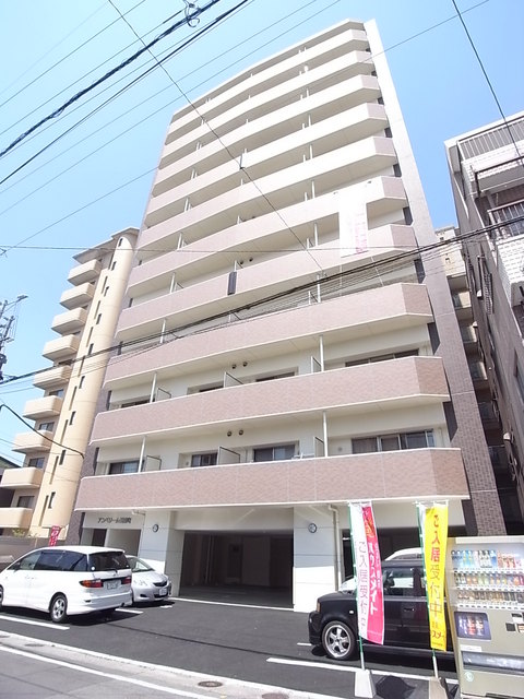 建物外観　オートロック、防犯カメラ付きマンション