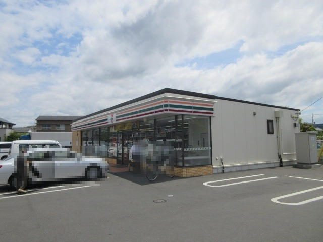 コンビニ　セブンイレブン 香美八王子宮前店（コンビニ）まで338m