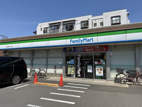 コンビニ　ファミリーマート 板橋徳丸二丁目店（コンビニ）まで329m