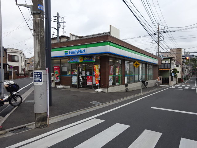 コンビニ　ファミリーマート 堀ノ内三丁目水道通り店（コンビニ）まで668m