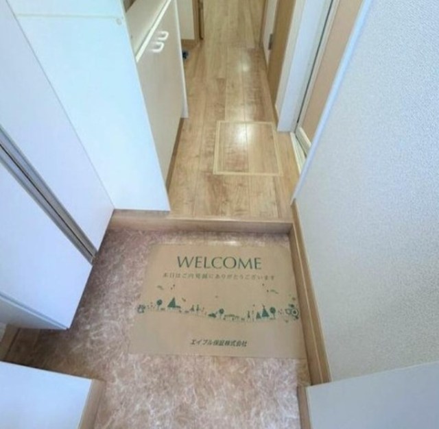 玄関　別部屋同仕様タイプ