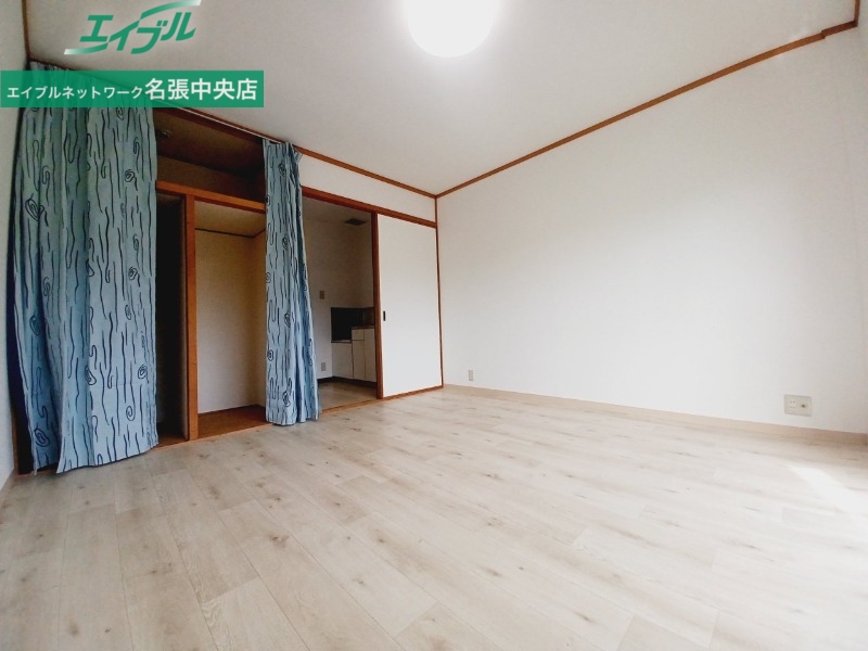 居室・リビング　写真は同物件・別室の写真です