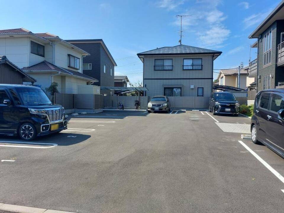 駐車場　駐車場