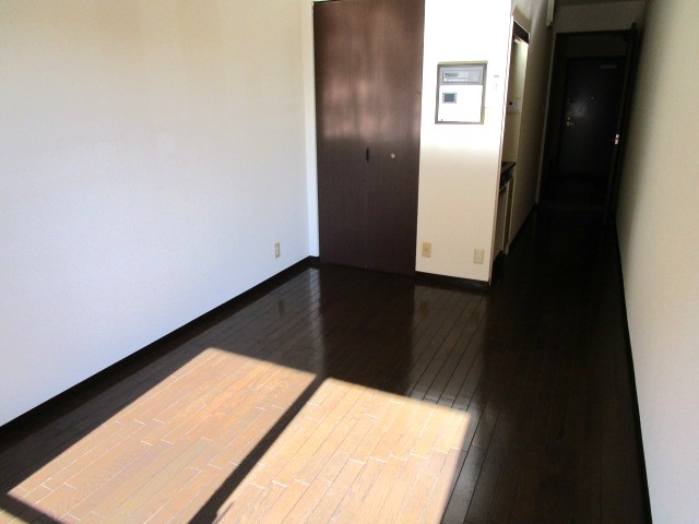 ライオンズマンション金沢駅西の居間写真