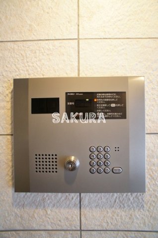 セキュリティ　不審者、勧誘員をシャットアウトできるオートロックです♪