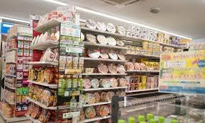 コンビニ　コンビニエンスストア（コンビニ）まで450m