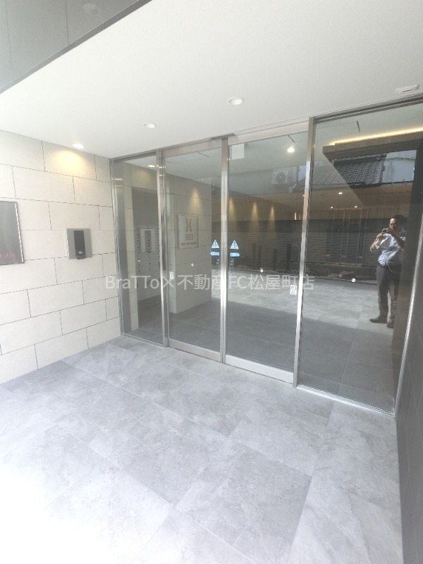 エントランス　マンション共用部分（オートロック付き）