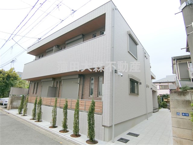 建物外観　2021年5月築　軽量鉄骨造地上2階建て総戸数6戸 東京都大