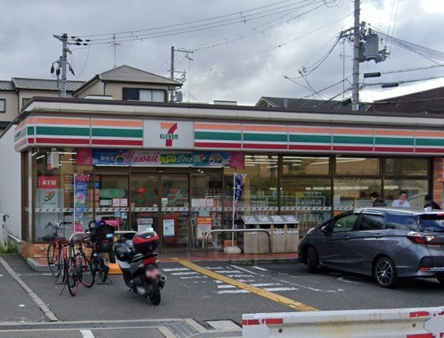 コンビニ　セブンイレブン　摂津香露園店（コンビニ）まで595m