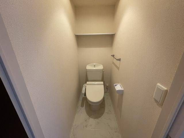 トイレ　ウォシュレット付きのトイレです。