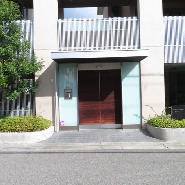 阪急宝塚線 山本駅 徒歩5分 3階建 築17年の外観写真