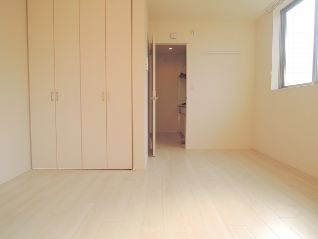 居室・リビング　★明るいフローリングの角部屋です★