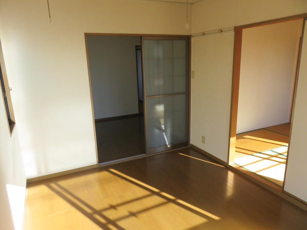 ベルデュールSETO Aの居間写真