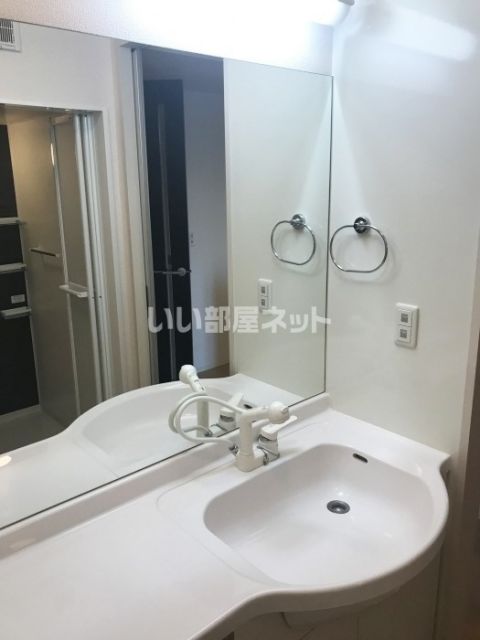 ＪＲ宇都宮線 宇都宮駅 バス乗車時間：38分 最寄りバス停で下車 徒歩2分 3階建 築16年の内装写真