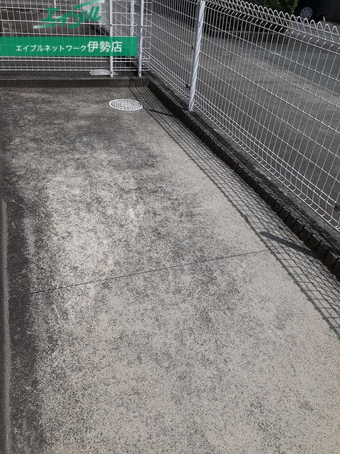 庭　同型反転参考写真です