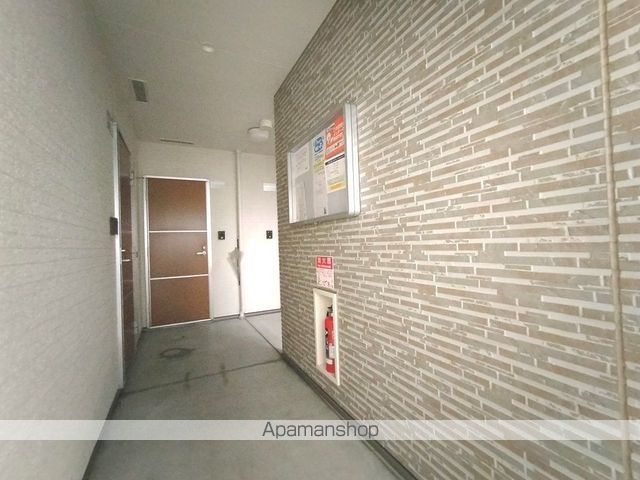 近鉄けいはんな線 吉田駅 徒歩4分 3階建 築8年の外観写真