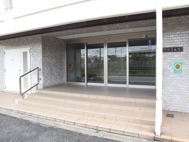 エントランス　きれいなエントランスです