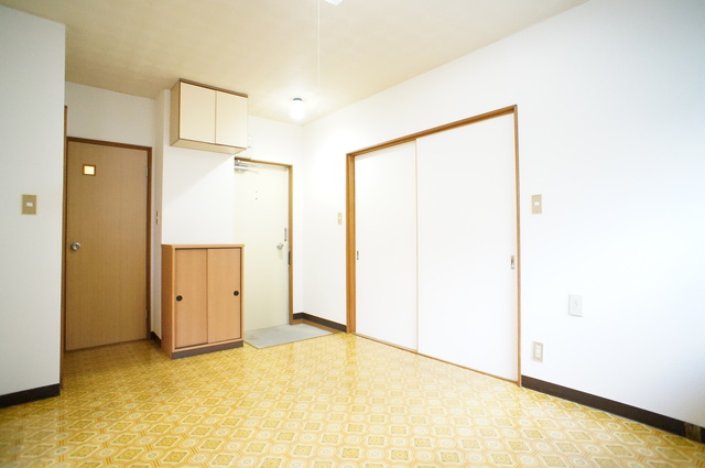 玄関　※他号室の参考写真です